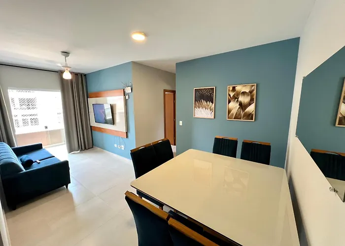 Apartamento completo, 3 quartos com ar condicionado, churrasqueira na sacada, piscina no cond, ao lado da Praia Grande e na cara do gol para a centralidade comercial turística do itaguá! Ubatuba